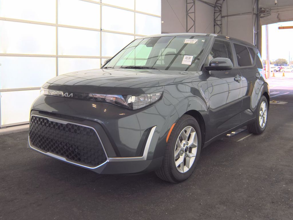 2025 Kia Soul LX photo