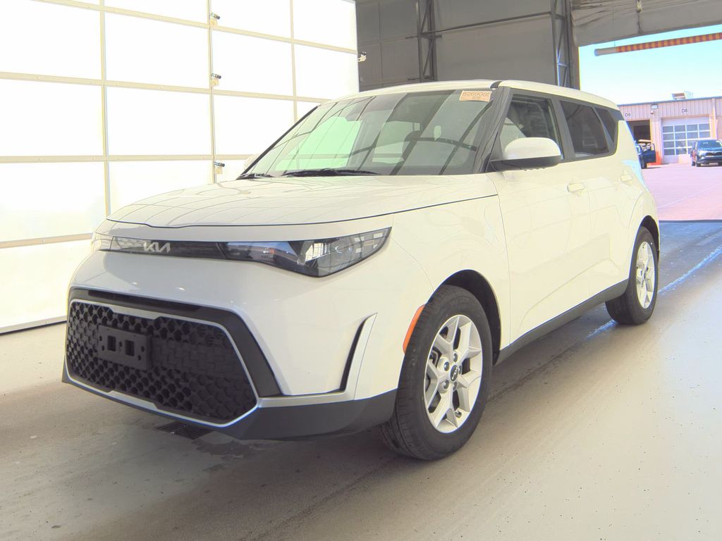 2025 Kia Soul LX photo