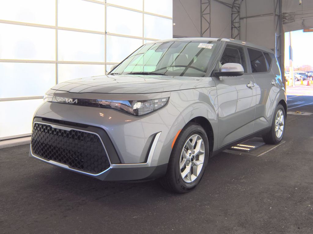 2025 Kia Soul LX photo