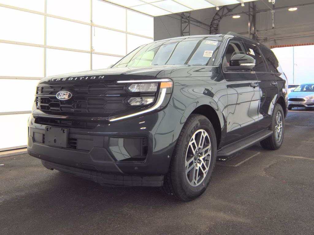 2025 Ford Expedit Active photo