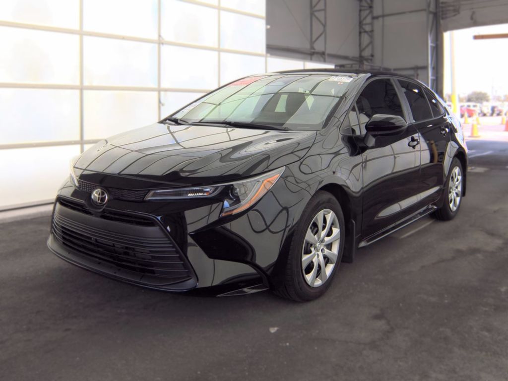 2025 Toyota Corolla LE photo