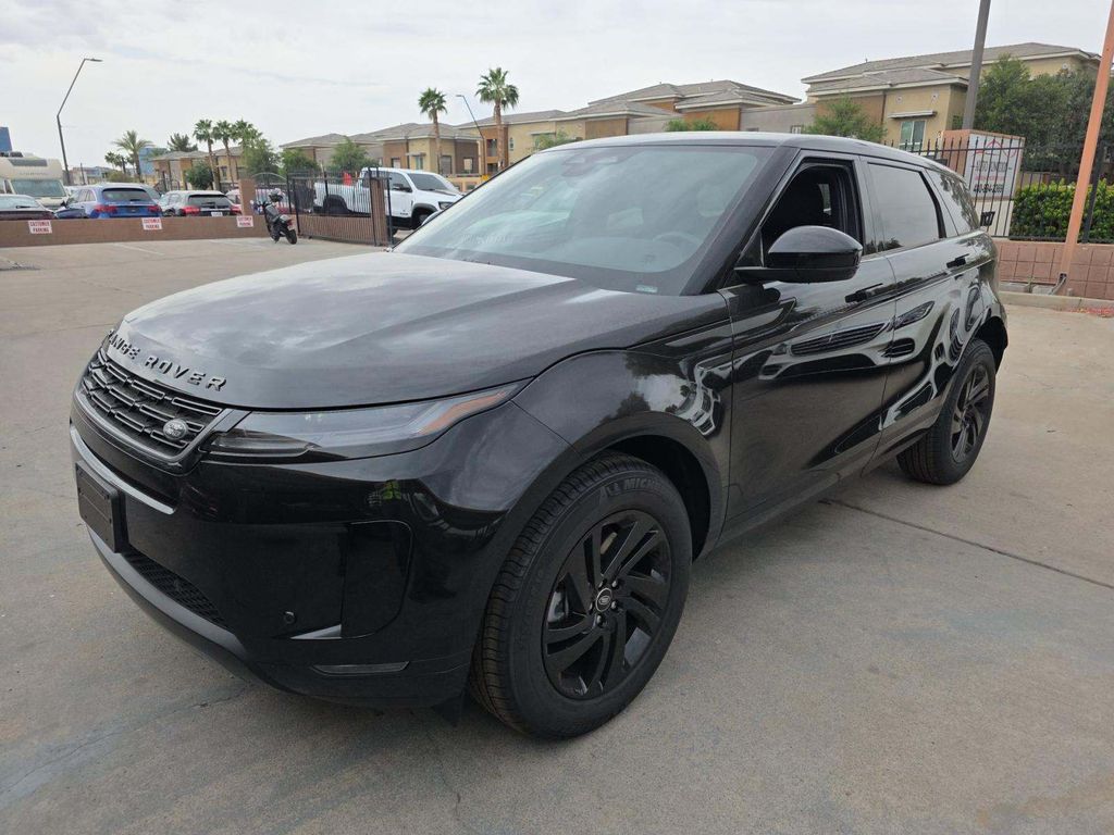 2026 Land Rover Range Rover Evoque Core S photo