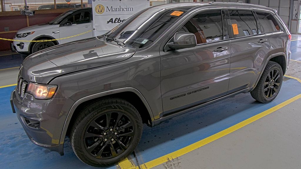 2019 Jeep Grand Cherokee Altitude photo