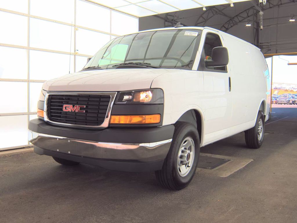 2025 GMC Savana 3500 photo