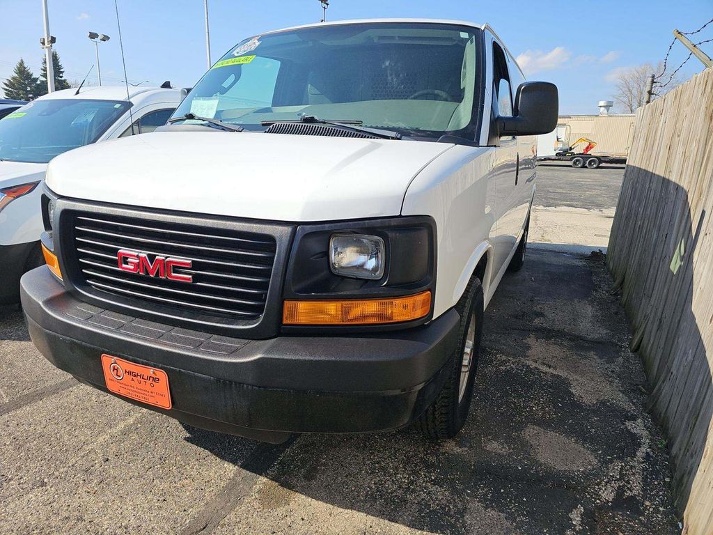 2016 GMC Savana 3500 photo