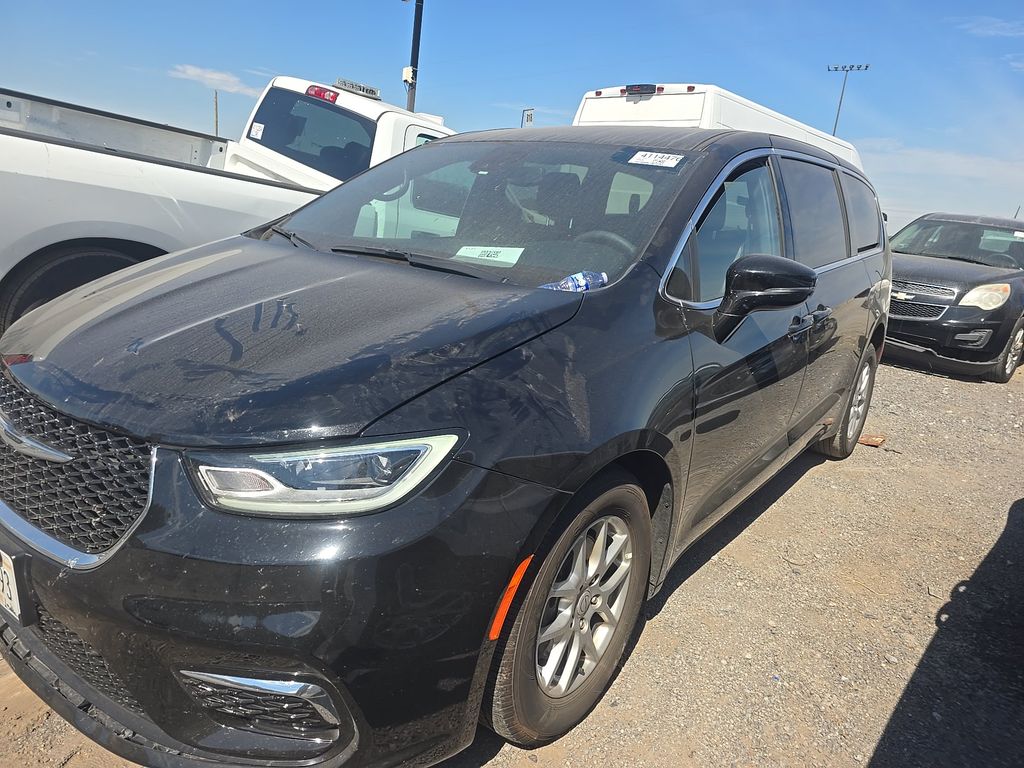 2026 Chrysler Pacifica Select photo