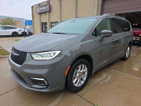 2021 Chrysler Pacifica Touring L photo
