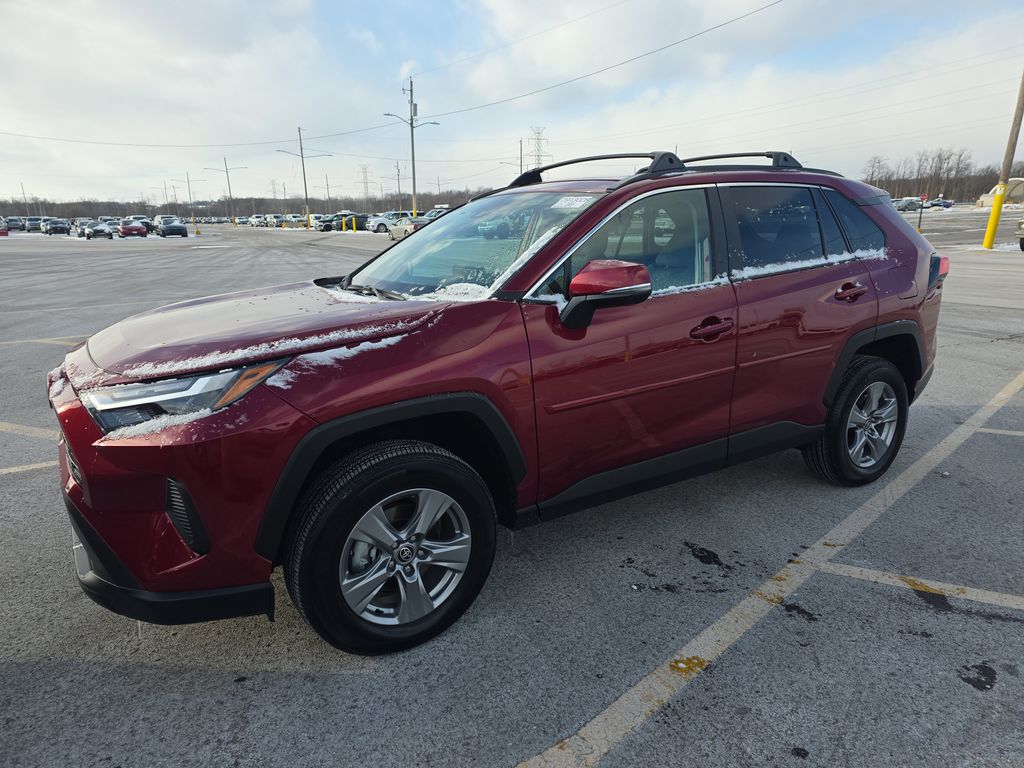 2025 Toyota RAV4 XLE photo