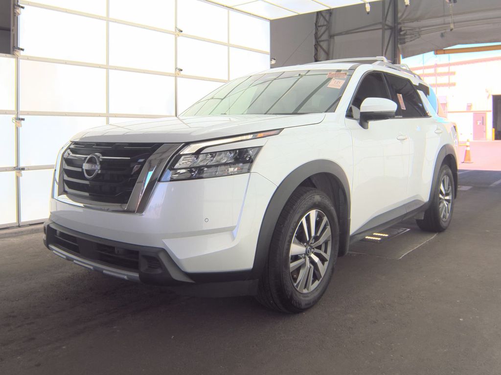 2025 Nissan Pathfinder SL photo