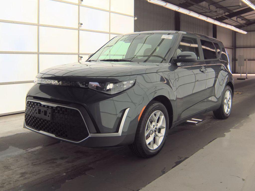 2025 Kia Soul LX photo