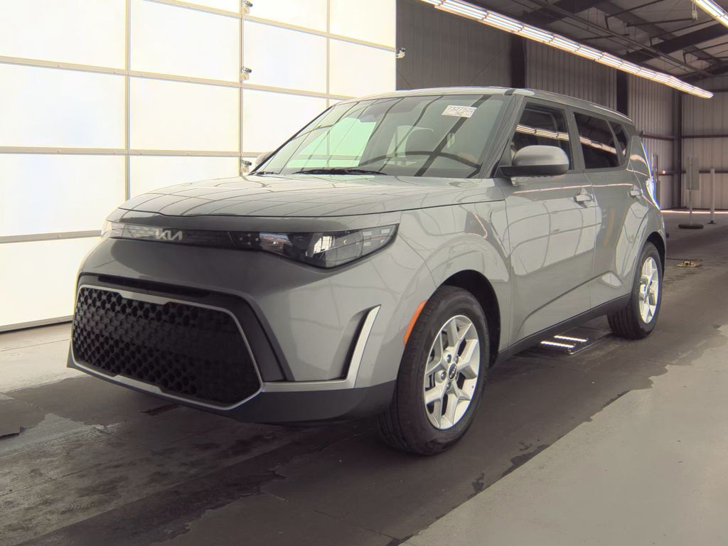 2025 Kia Soul LX photo