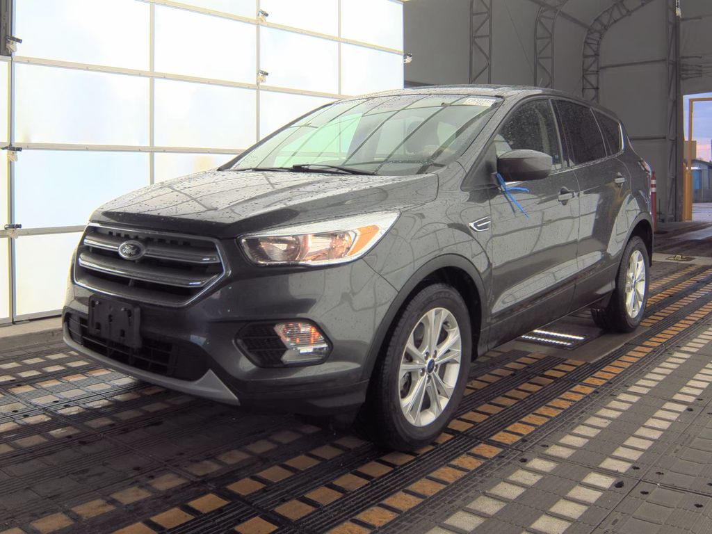 2017 Ford Escape SE photo