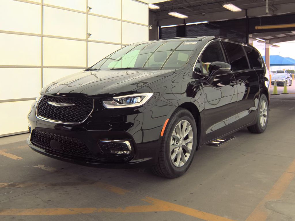 2026 Chrysler Pacifica Limited photo