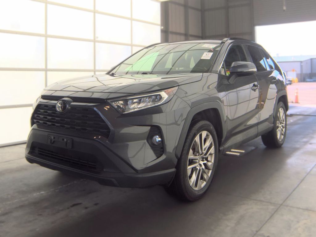 2021 Toyota RAV4 XLE Premiu photo