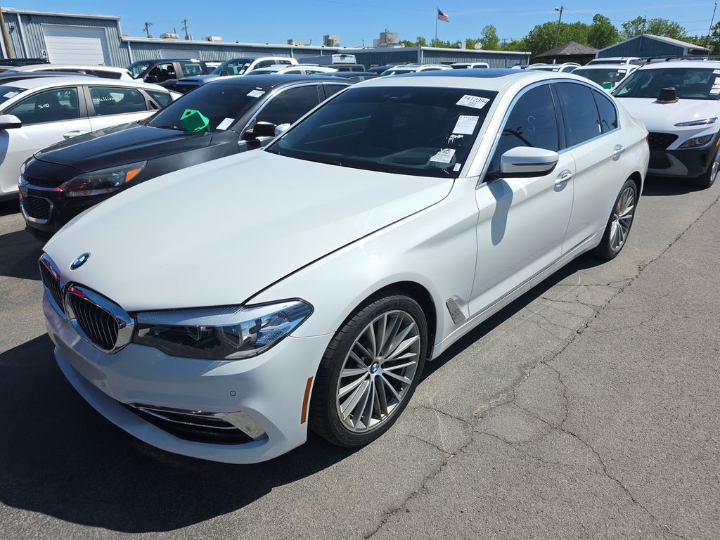 2018 BMW 5 Series 530IX LUX photo