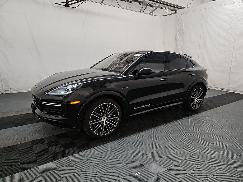 2023 Porsche Cayenne Turbo S HY photo