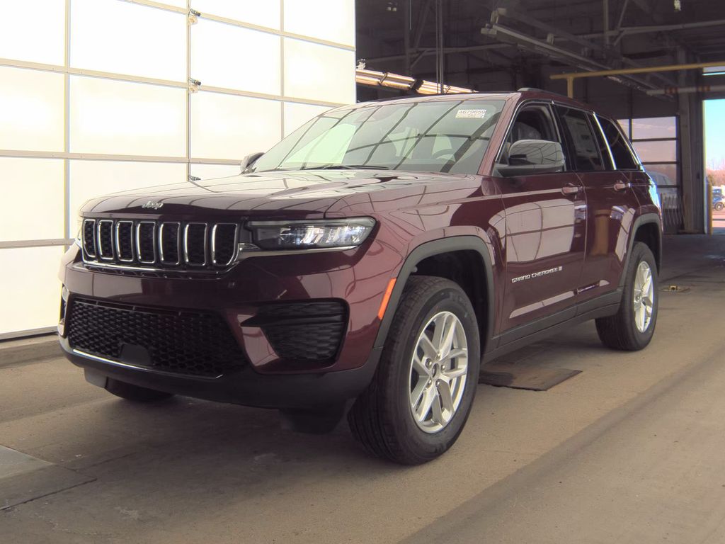 2025 Jeep Grand Cherokee Laredo X photo