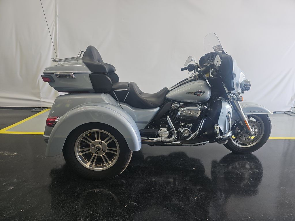2023 Harley-Davidson Flhtcutg photo