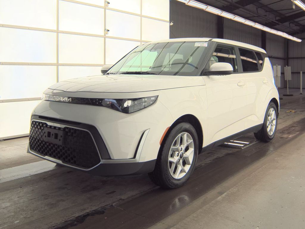 2025 Kia Soul LX photo