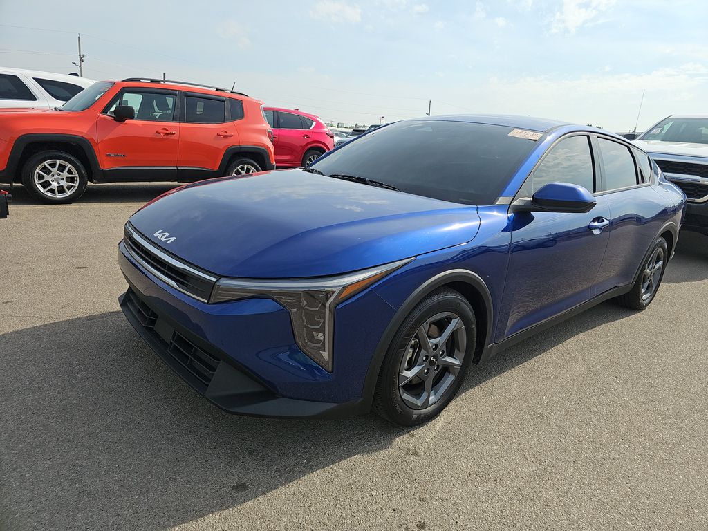 2025 Kia K4 LXS photo