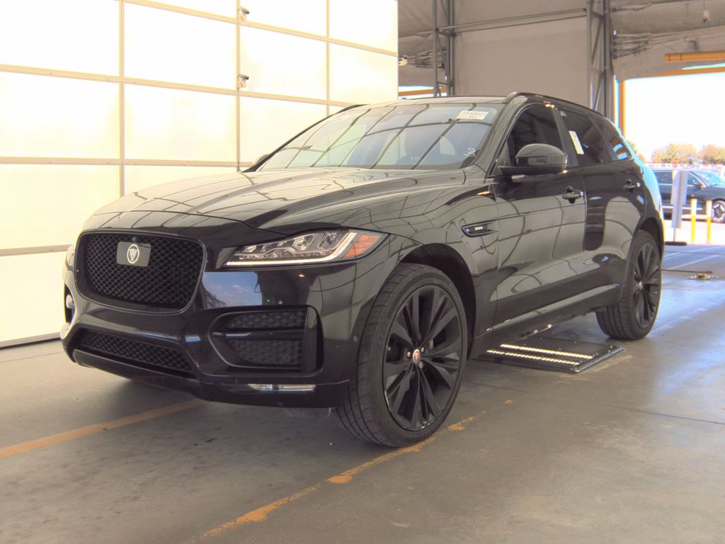 2017 Jaguar F Pace R-Sport photo