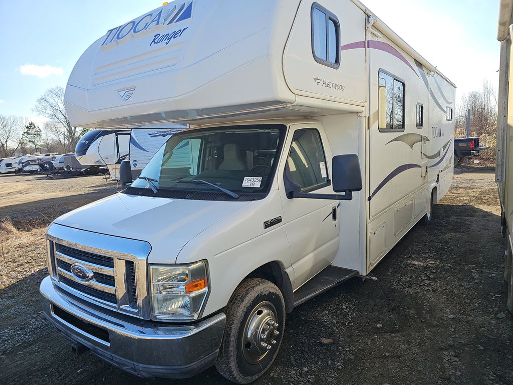 2010 Ford E-450 Cutaway photo