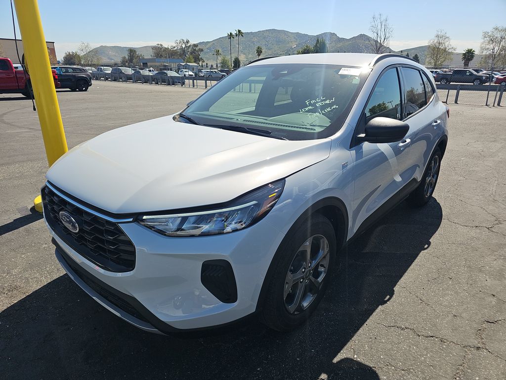 2025 Ford Escape ST-Line photo