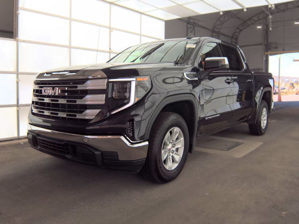 2025 GMC 1500 SLE photo