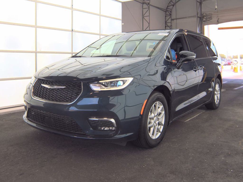 2025 Chrysler Pacifica Select photo