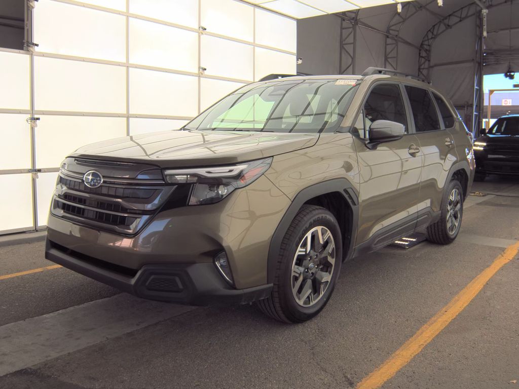 2025 Subaru Forester Premium photo