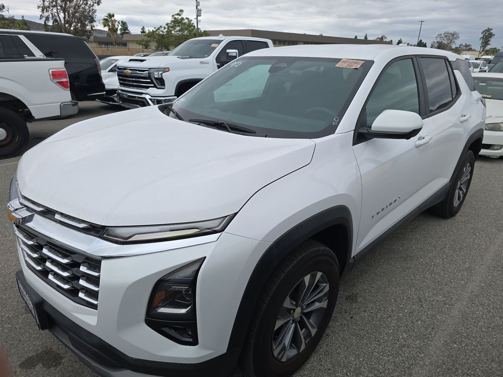2025 Chevrolet Equinox FWD LT photo