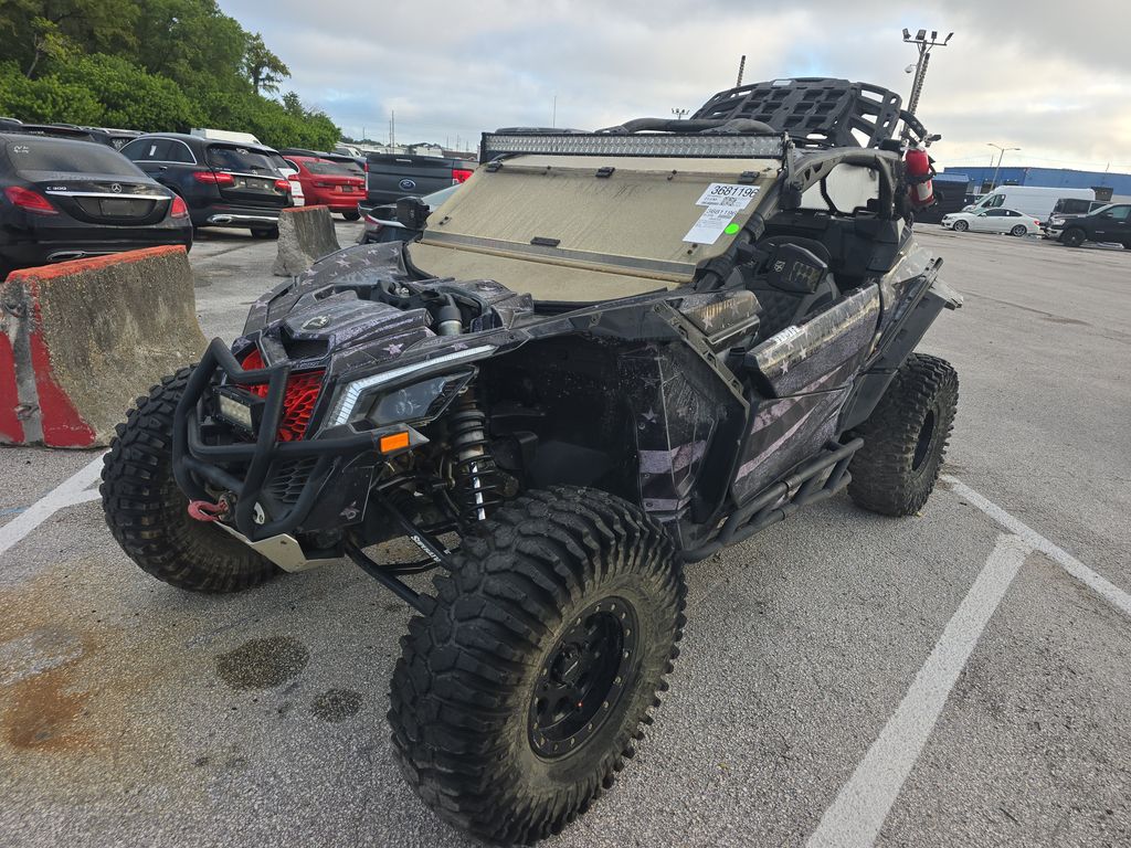 2019 Can-Am Maverick 900 photo