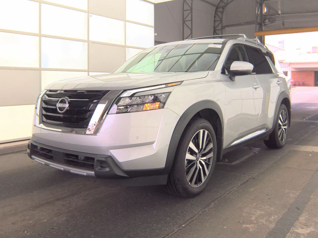 2025 Nissan Pathfinder Platinum photo