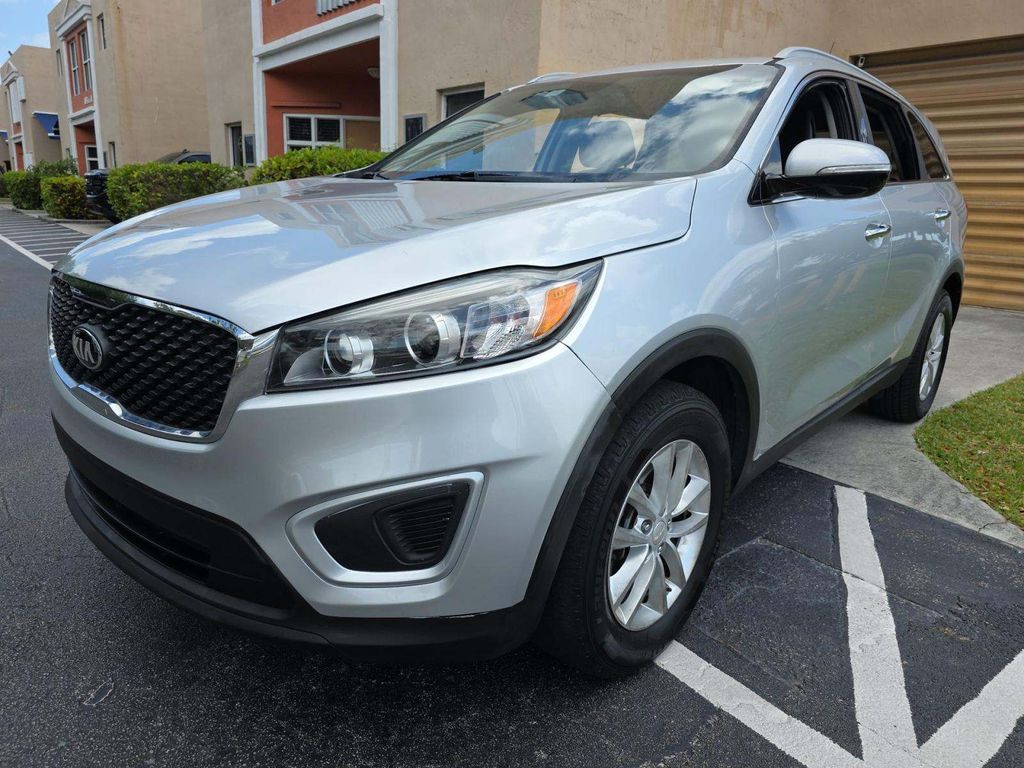 2016 Kia Sorento LX photo