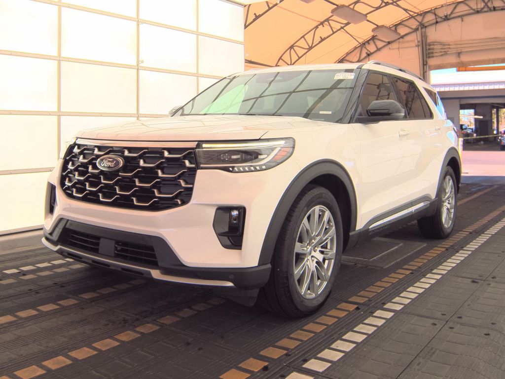 2025 Ford Explorer Platinum photo