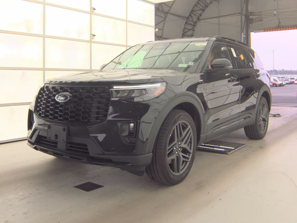 2025 Ford Explorer ST-Line photo
