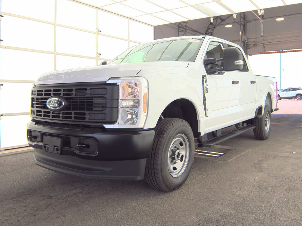 2025 Ford 350 SRW XL photo
