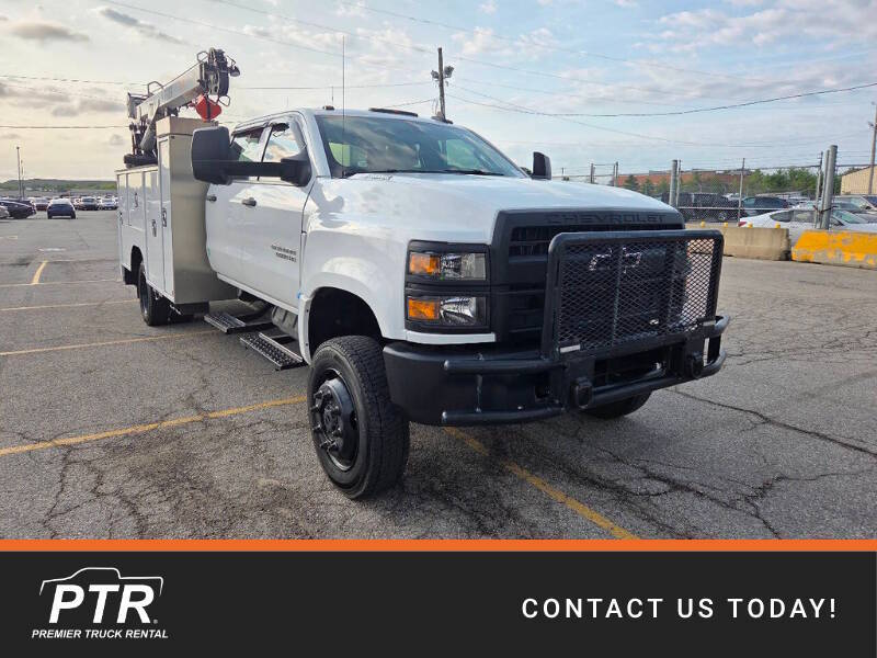 2022 Chevrolet Silverado Medium Duty 4X4 4DR Crew CAB photo