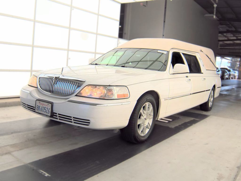 2007 Lincoln Town CAR Exec Limo photo