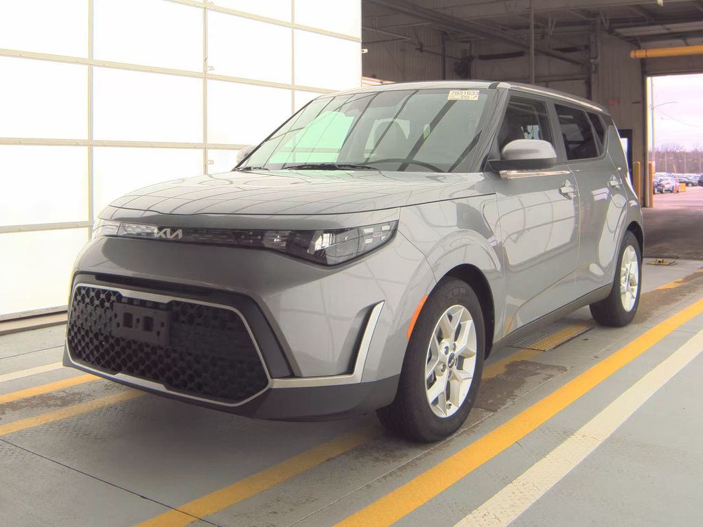 2025 Kia Soul LX photo