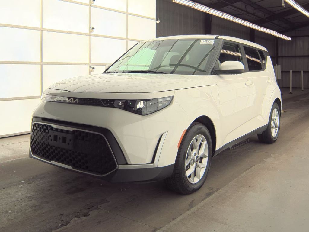 2025 Kia Soul LX photo