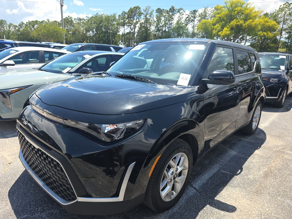 2025 Kia Soul LX photo