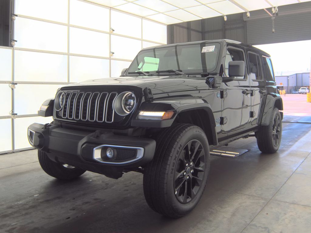 2025 Jeep Wrangler Sahara photo