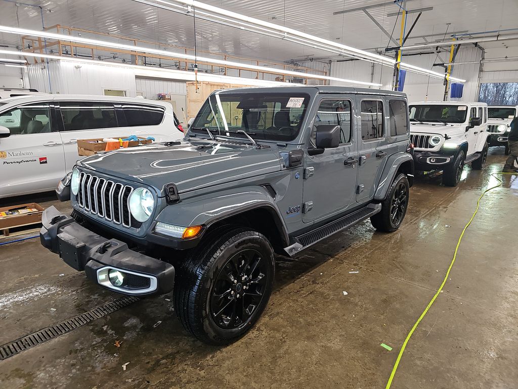 2025 Jeep Wrangler Sahara photo