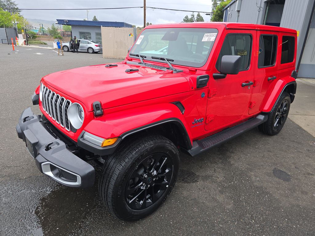 2025 Jeep Wrangler Sahara photo
