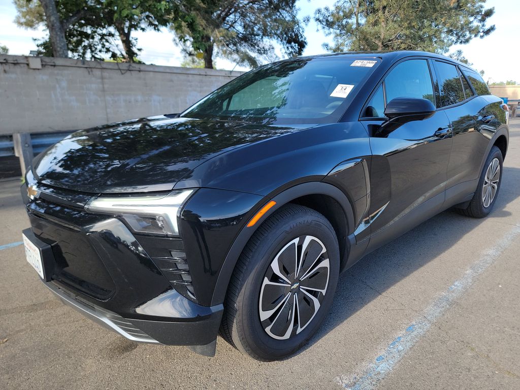 2025 Chevrolet Blazer FWD LT photo