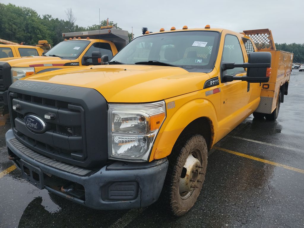 2013 Ford 350 DRW XL photo
