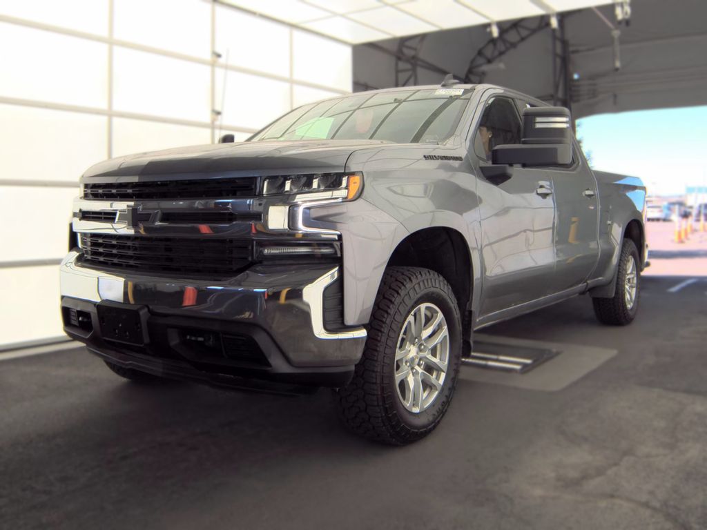 2021 Chevrolet 1500 SLV LT photo