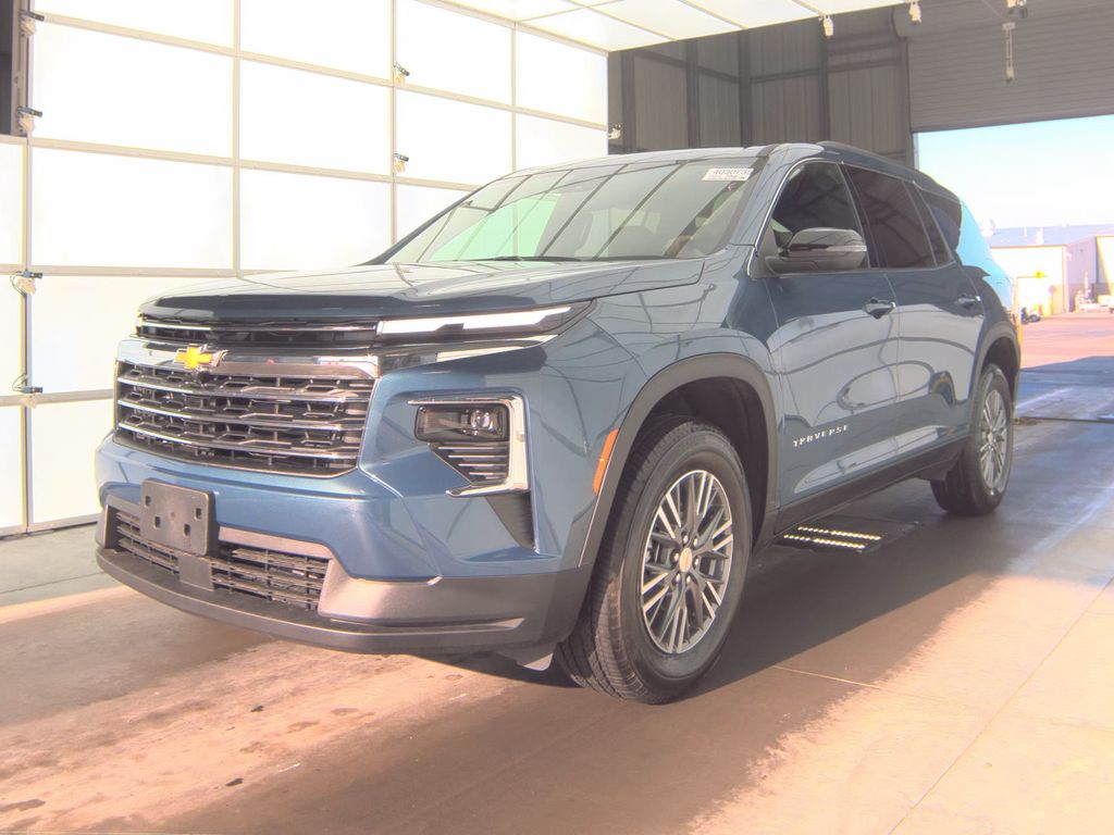 2026 Chevrolet Traverse FWD LT photo