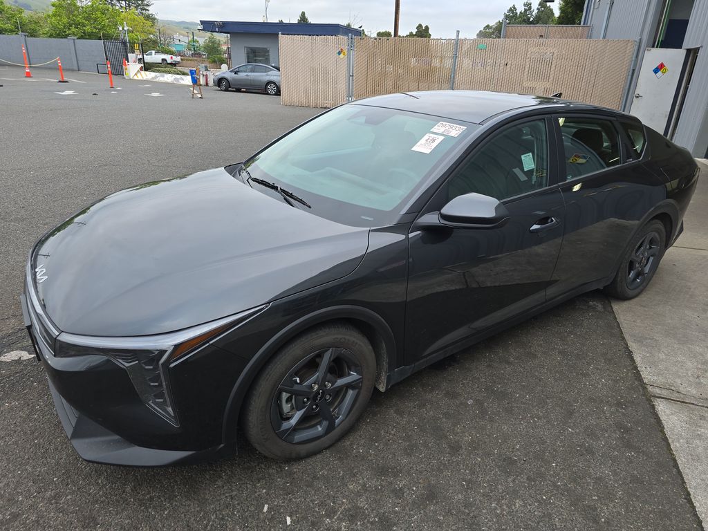 2025 Kia K4 LXS photo